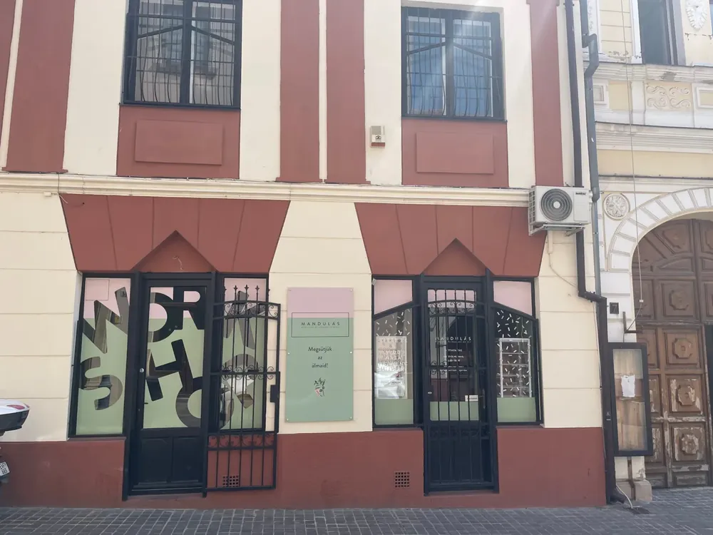 A Mandulás műhely a Ferencesek utcájában